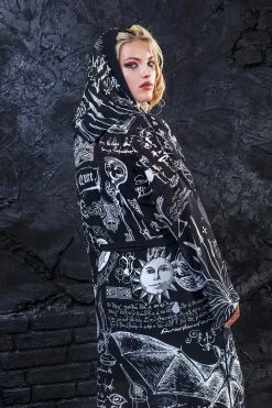 Badinka The Medievil Gal Light Robe