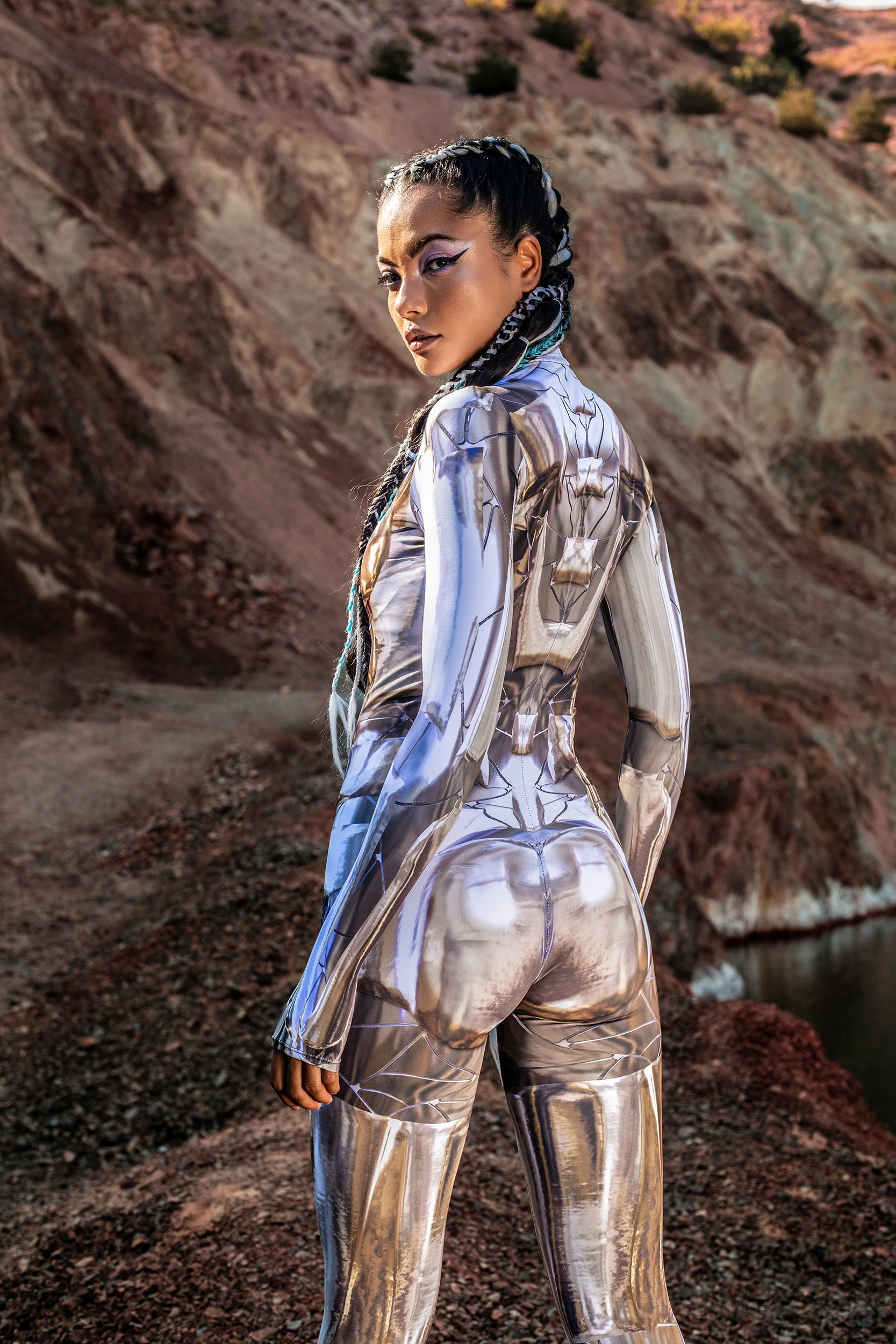 Badinka Dusty Drone Costume - Image 3